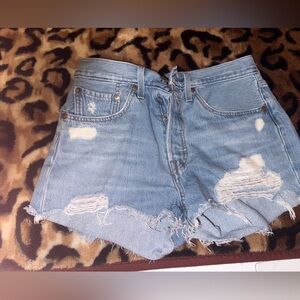 Women’s Levi’s short shorts